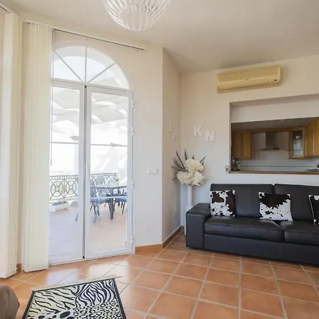 Cubo's Santa Clara Villa *
