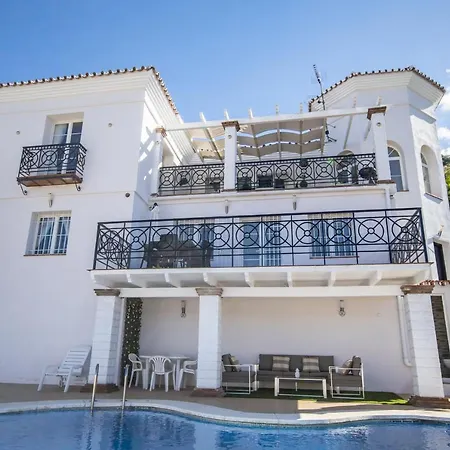 Cubo's Santa Clara Villa Coín