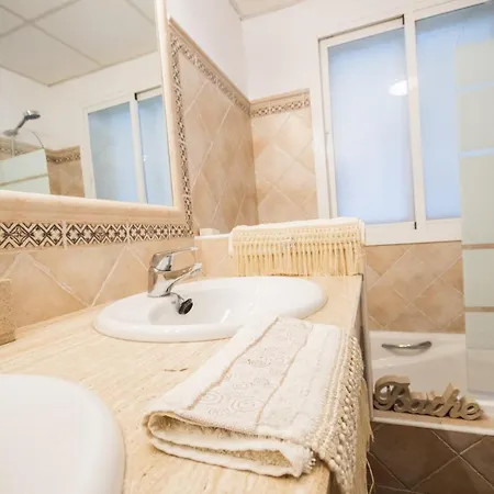 Cubo's Santa Clara Villa Coín